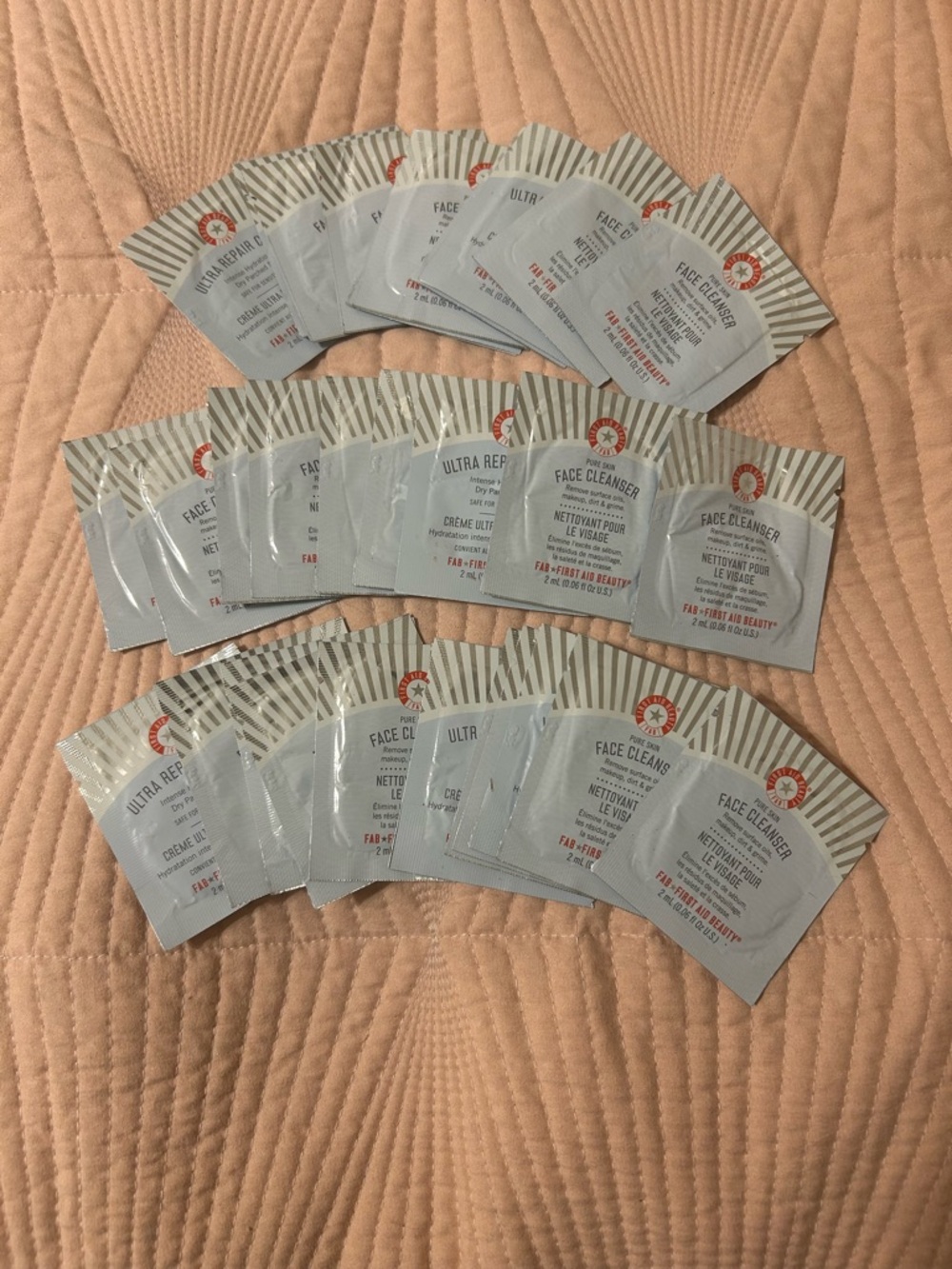 First Aid Beauty Ultra Repair Face Cleanser Sachet Set - Lot of 32